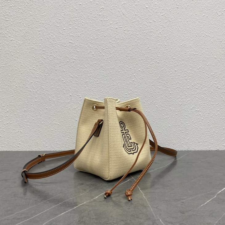 Picture of Celine Handbags _SKUfw225666650fw